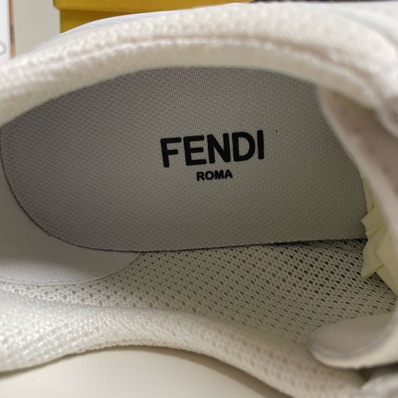 Fendi low top logo sneaker - Picture 5 of 6